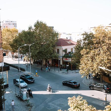 Barrikada Str Modern Apartments - The Nest Tirana Kültér fotó