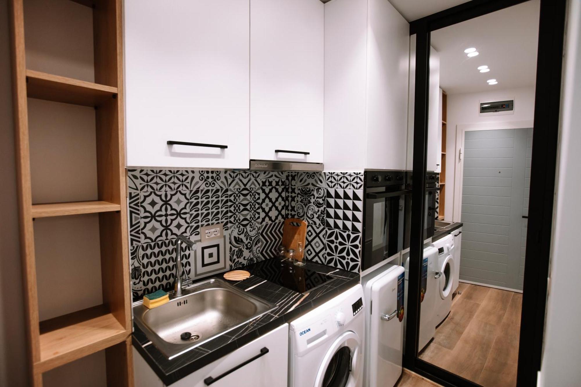 Barrikada Str Modern Apartments - The Nest Tirana Kültér fotó