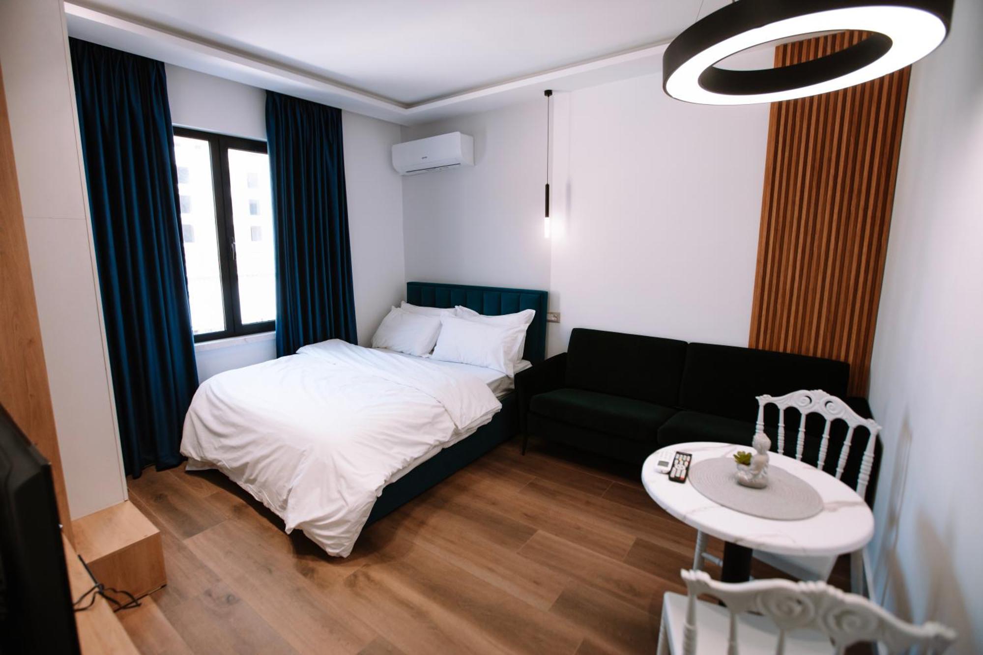 Barrikada Str Modern Apartments - The Nest Tirana Kültér fotó